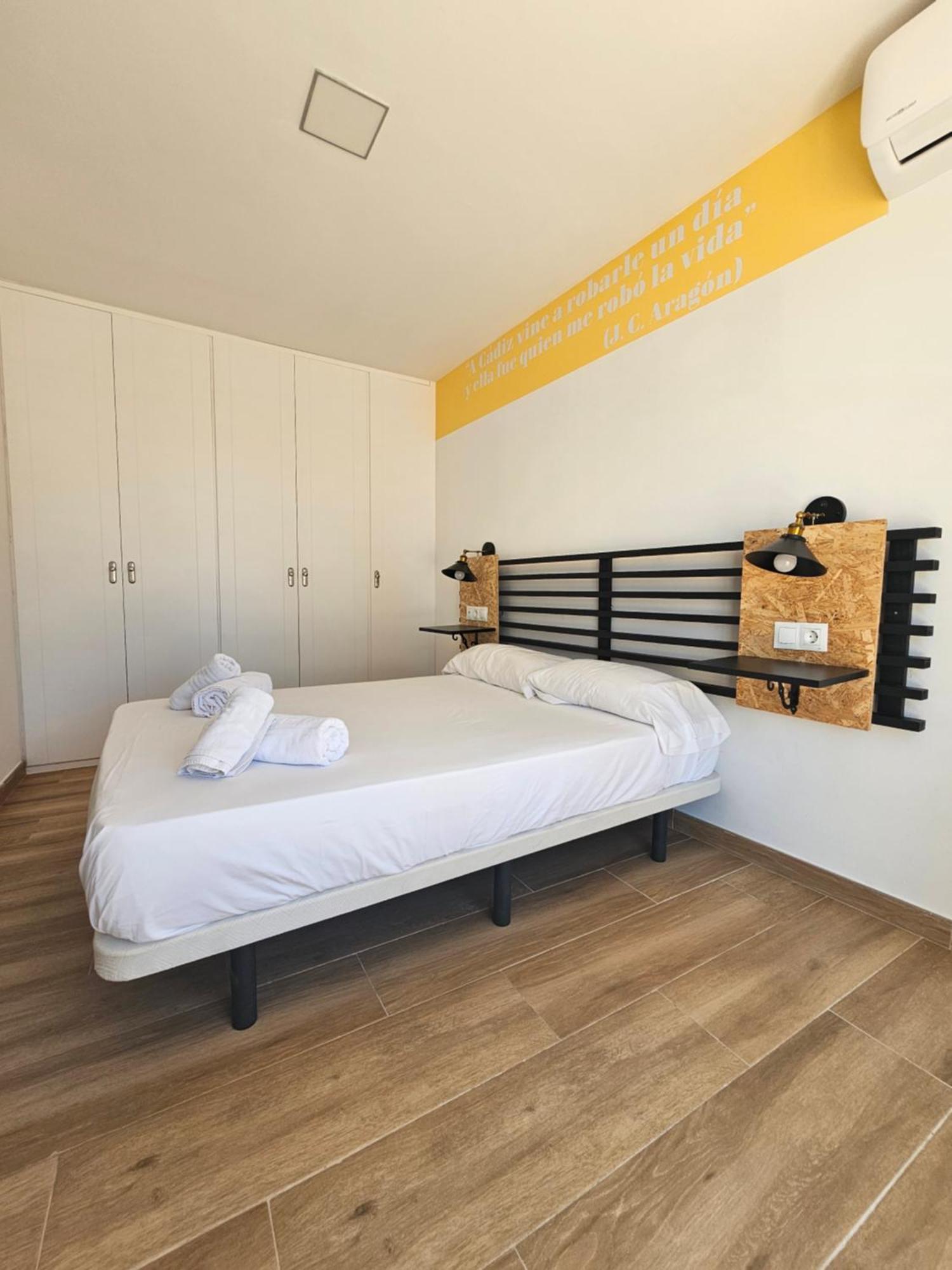 Planeta Cadiz Apartaments Luaran gambar